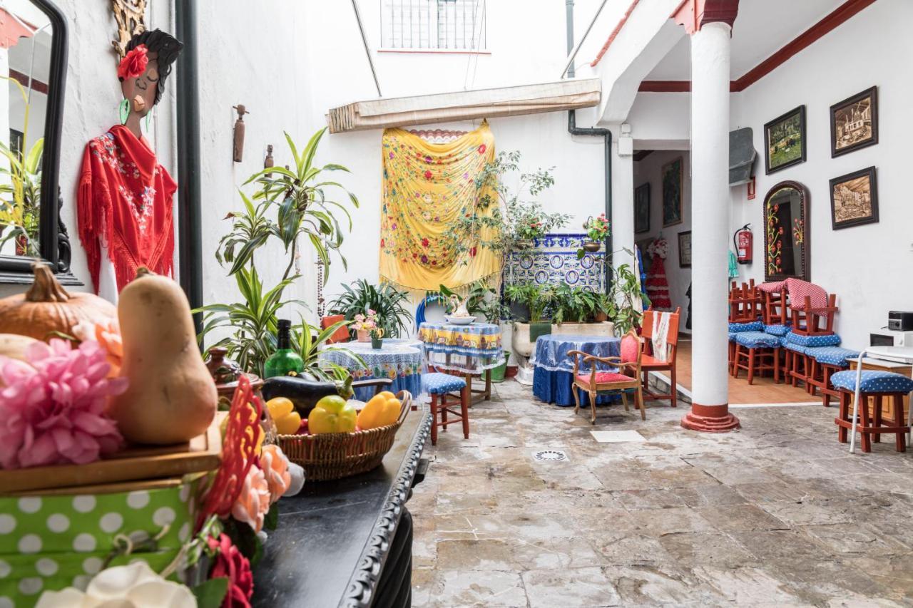Hostel Patio 19 Malaga Exterior photo